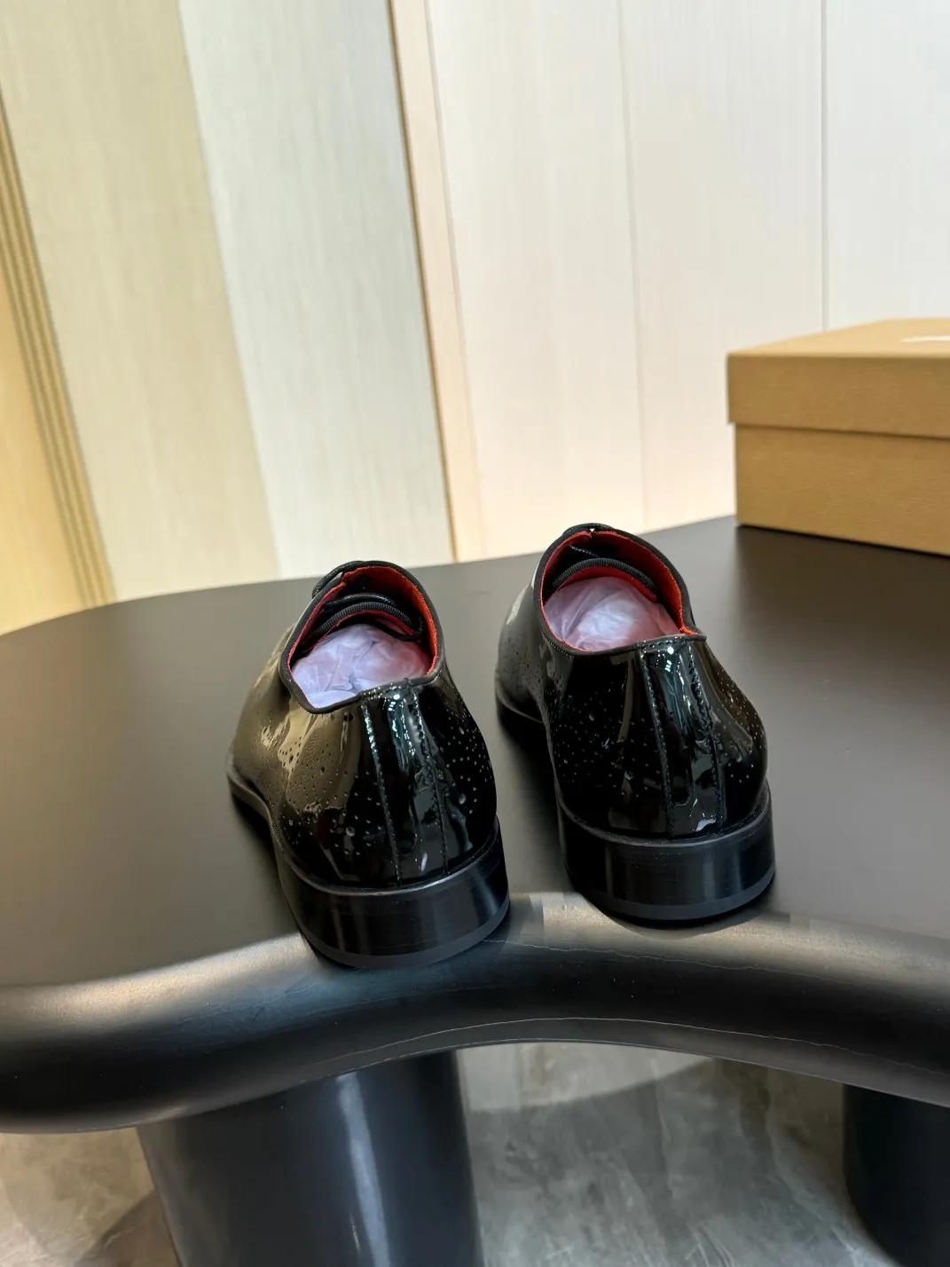 💰960 Christia*.Loubouti* high-end men's business formal leather shoes, original genuine cowhide red sole, imported Italian cowhide outsole, first-layer cowhide, water-dyed cowhide lining, high-end luxury. Size: 39-44 (customized at 38.45.46)✅
